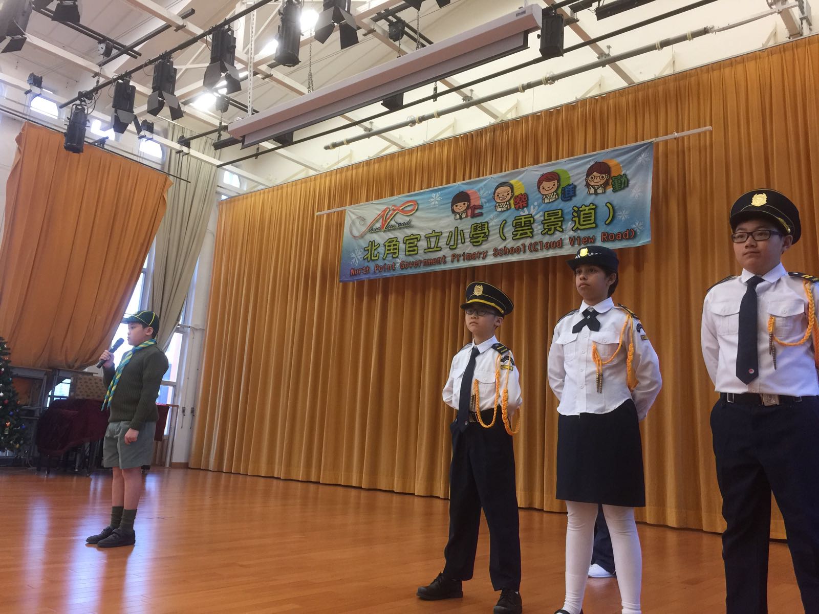 禮堂內的學生
